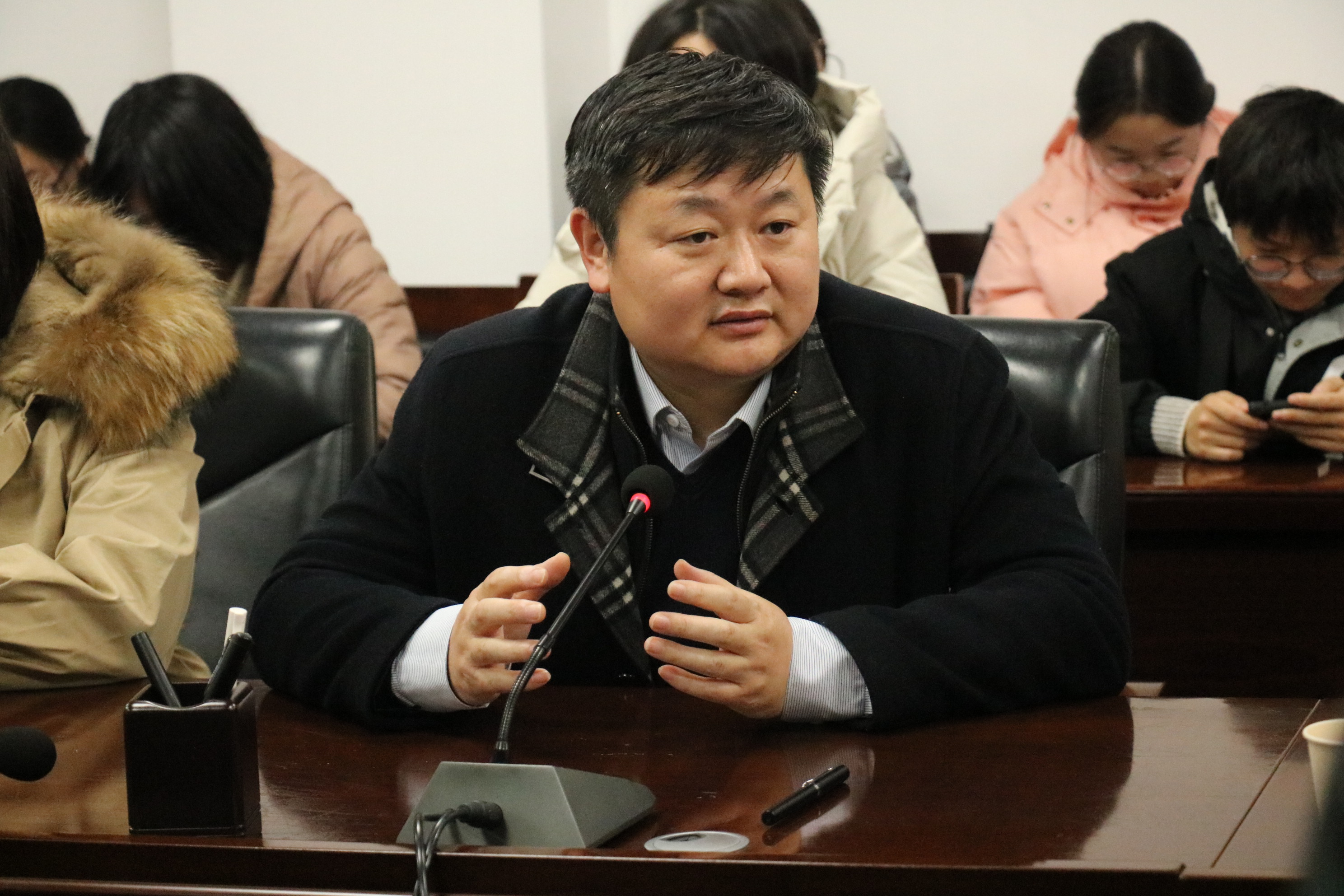 院党委副书记张彦彦做点评总结.JPG