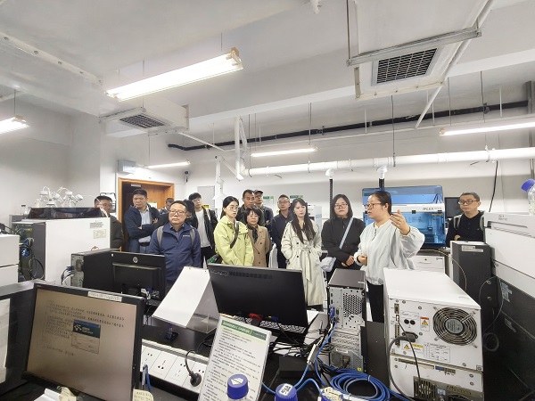 参观教学（科研）平台.jpg