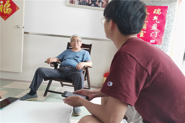 采访朱龙山先生.jpg