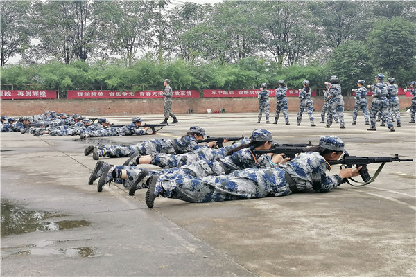 女生连队射击练习.jpg