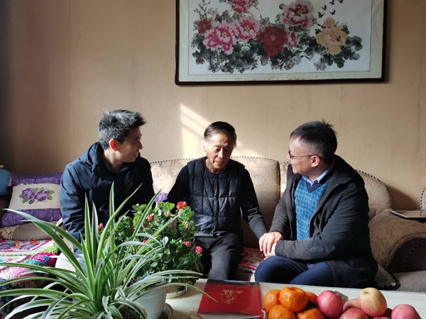 张延龄.jpg