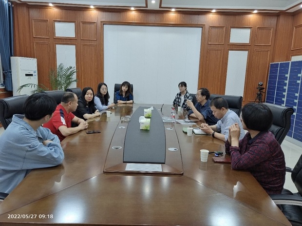 3d76ff5fa8dd47b1bab0ffbffed664a8.jpg 座谈会.jpg