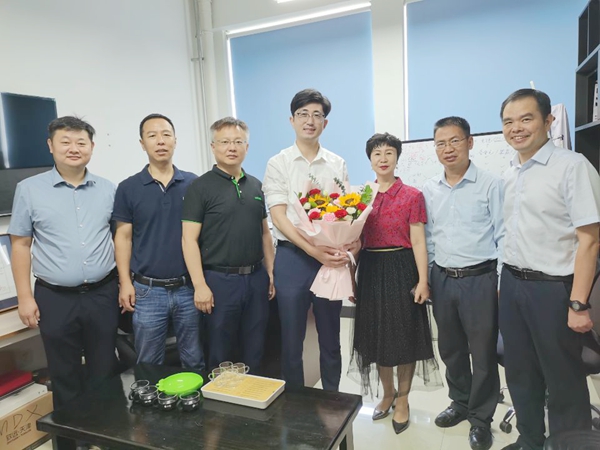 2881c12ffff742f1ad450064f402f527.jpg 刘志刚.jpg