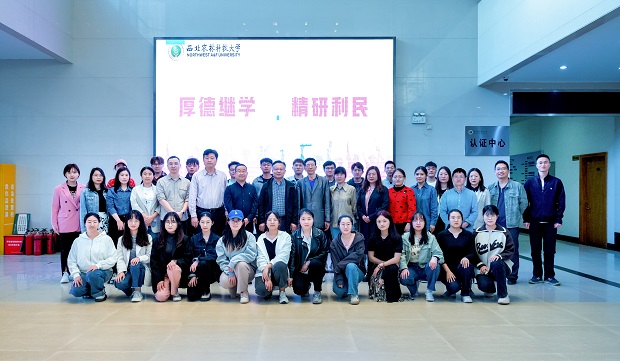 4fb3fab9ff424509b7e1b22150f73dbd.jpg 团队合影-2.jpg