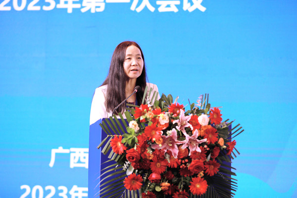 李巨秀副院长代表学校作中外合作办学报告_副本.jpg